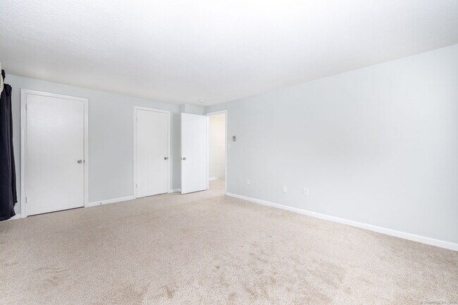 Building Photo - 11 Brandywine Ln