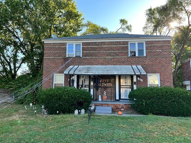 Building Photo - 8880 Rutherford St