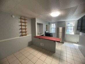 Building Photo - Updated 2 bedroom house for rent in the South Side !