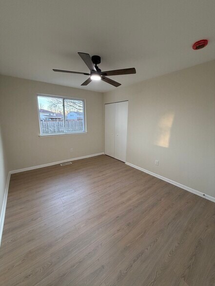 Building Photo - 10001 Paxton Rd