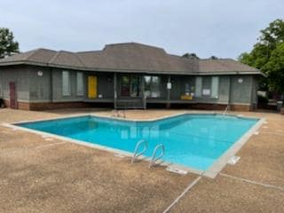 Building Photo - Charming 2 Bed 1.5 Bath!