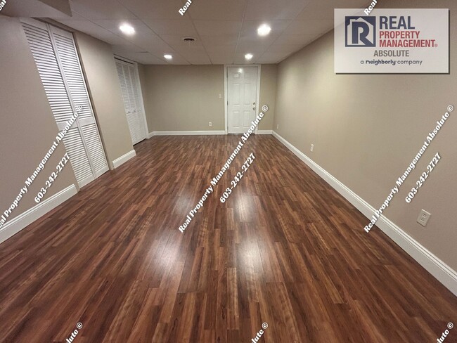 Building Photo - Renovated Townhome in Prime Location