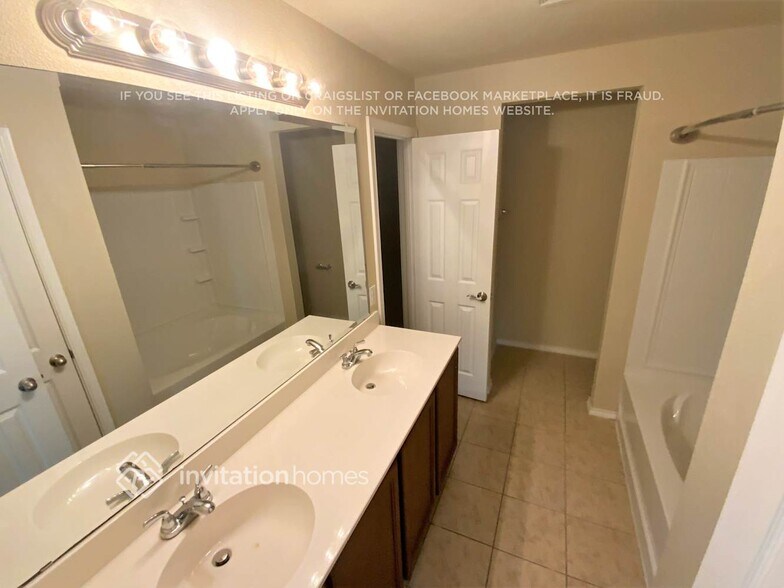 Building Photo - 4968 Galley Cir