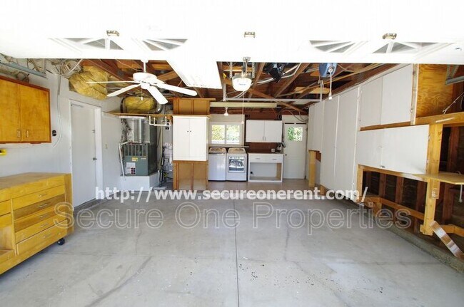 Building Photo - 5827 Fairhaven Ave