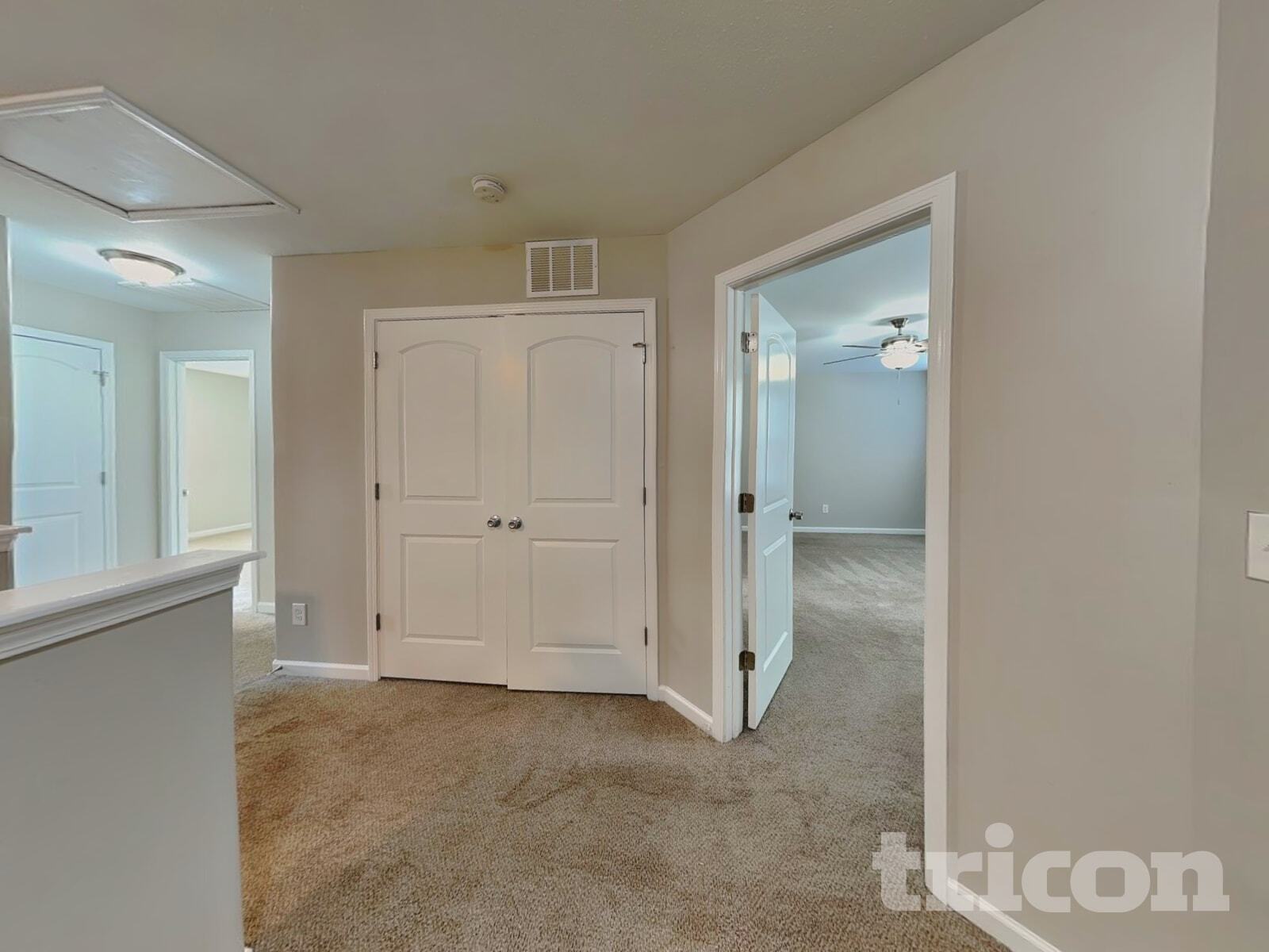 Building Photo - 6800 Lakinsville Ln