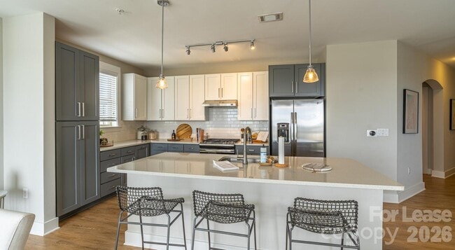 Building Photo - 6408 Providence Farm Ln