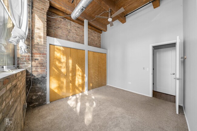 Building Photo - 1500 W Monroe St