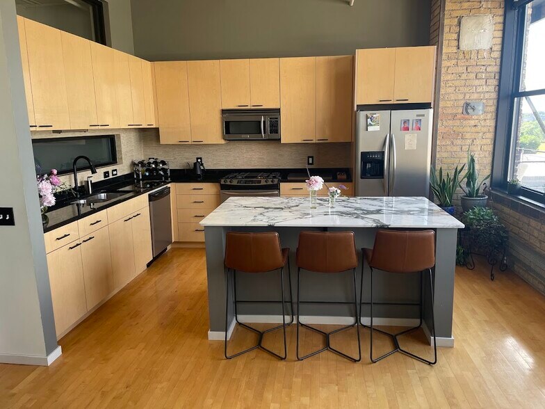 Building Photo - 290 Market St