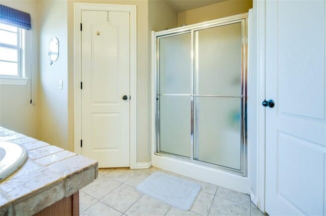 Building Photo - 4143 W Spring House Dr