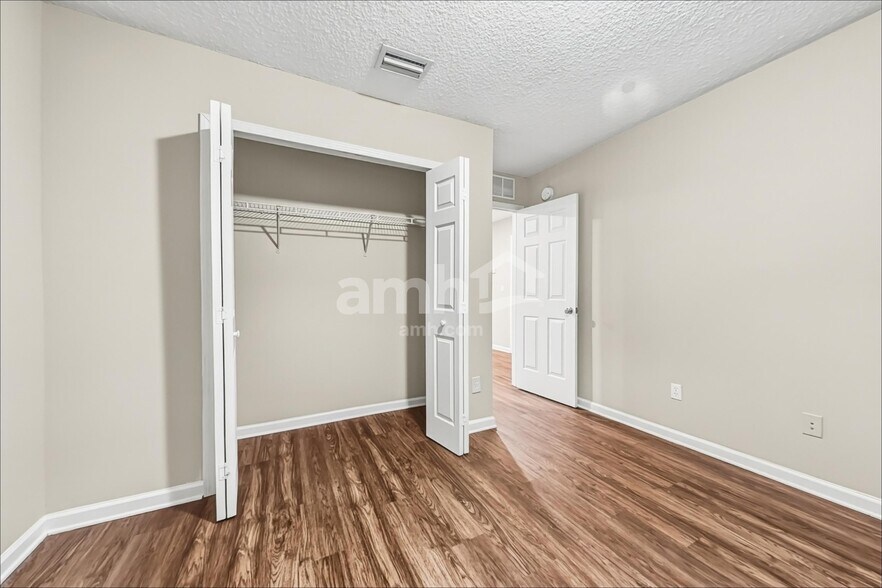 Building Photo - 6830 Morse Oaks Dr
