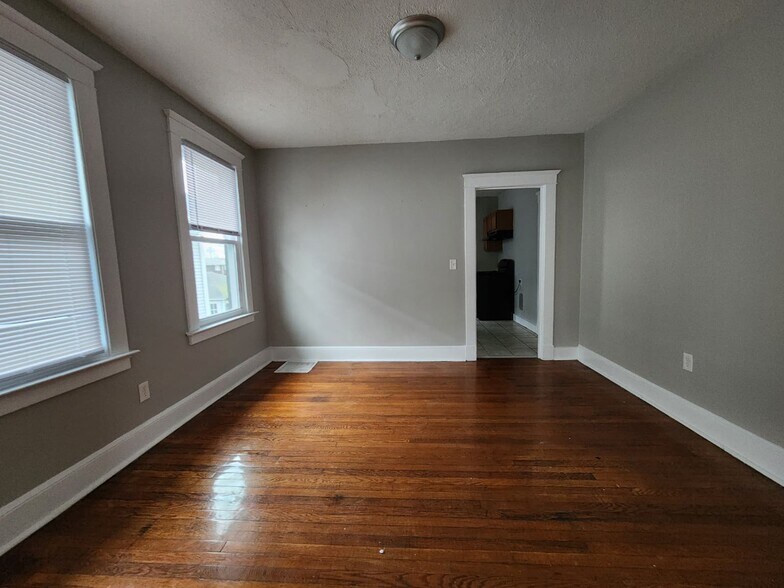 Building Photo - 64 Gorham Ave