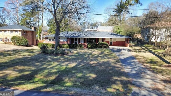 Building Photo - 909 Rosedale Dr