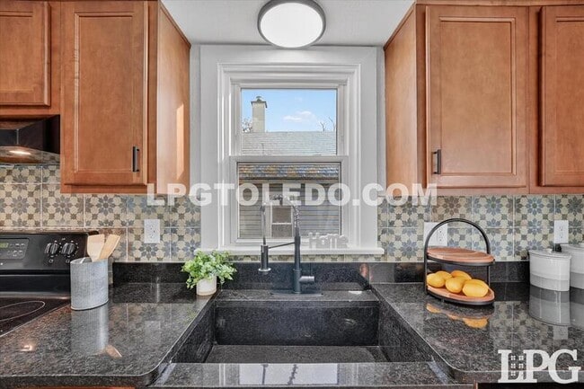 Building Photo - 5831 Gany Mede Dr