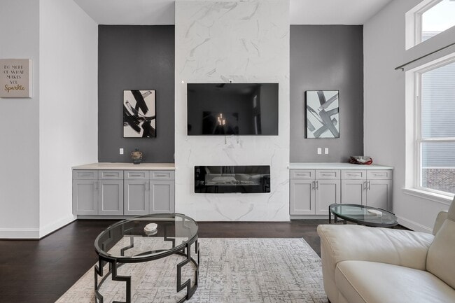 Building Photo - 2116 Oatfield Dr