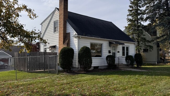 Building Photo - 120 Garden St