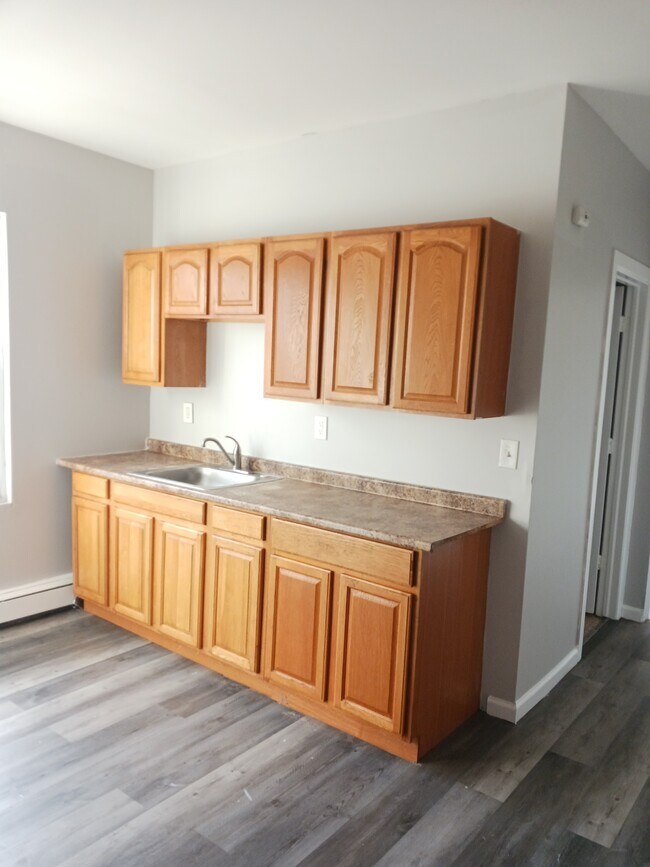 Interior Photo - 7 Franklin Street