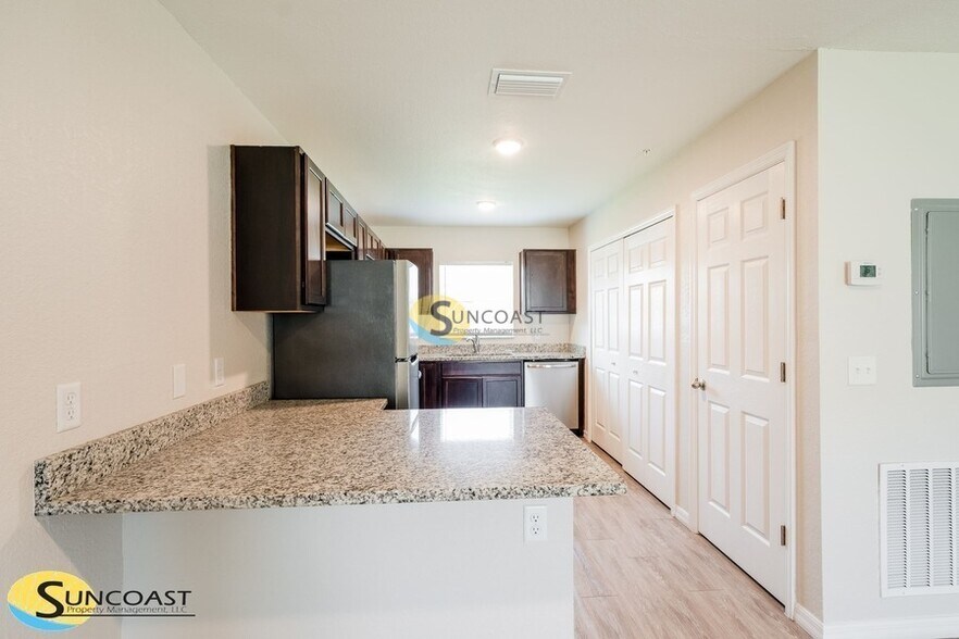 Building Photo - 37 Walnut Run