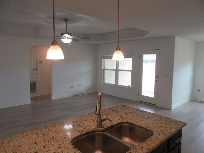 Building Photo - 3836 Redbud Wy