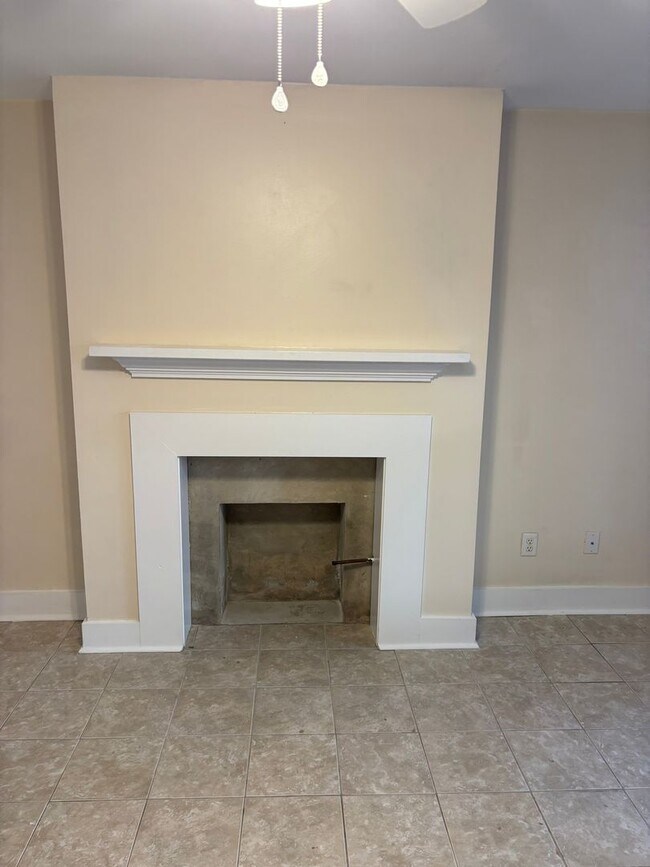 Building Photo - 209 E Duffy St