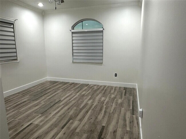 Building Photo - Southwest 3rd Street, Miami, FL 33184 - 4 ...