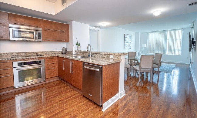 Building Photo - 2641 N Flamingo Rd