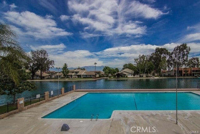 Building Photo - 1586 Border Ave