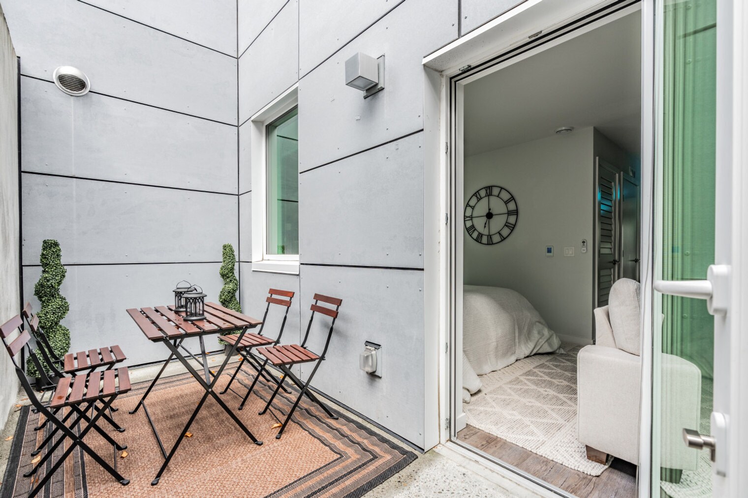 Building Photo - 320 Queen Anne Ave N