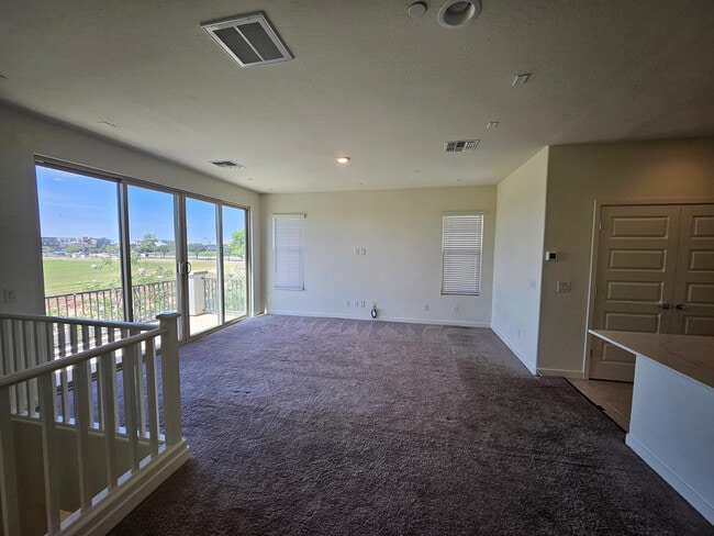 Building Photo - 4061 E Pony Ln