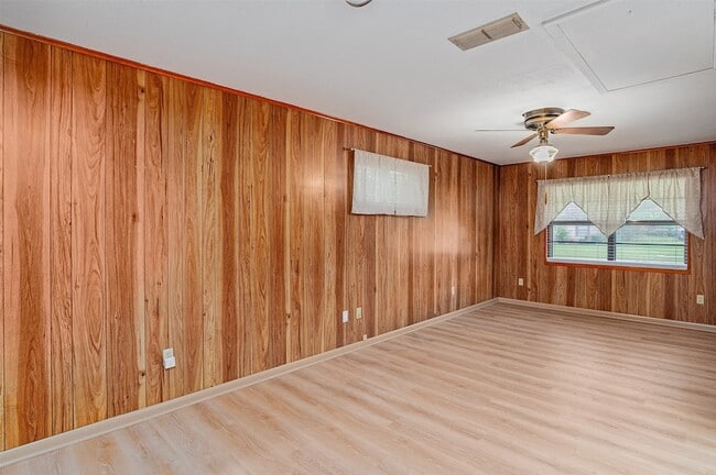 Building Photo - 1101 Shirley Ln
