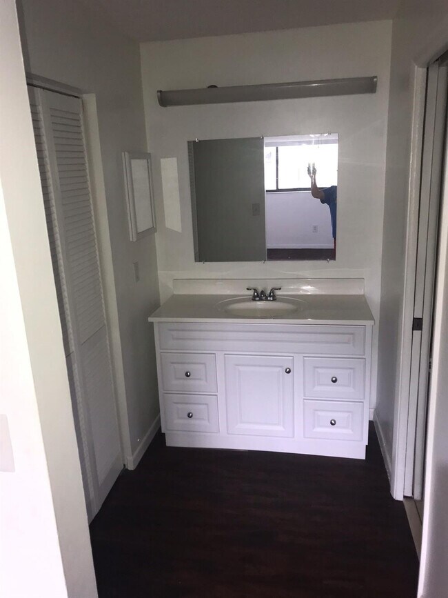 Building Photo - 819 NE 199th St