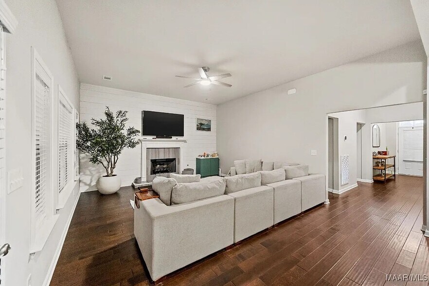 Building Photo - 10504 Duncannon Trl