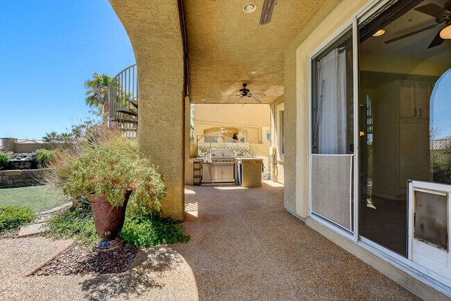 Building Photo - Stunning Summerlin Pool Home!