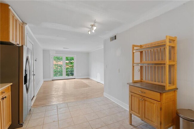 Building Photo - 866 Briarcliff Rd NE