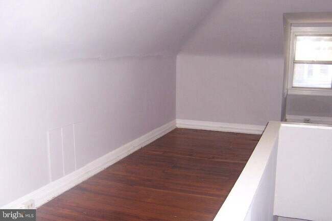 Building Photo - 339 Charles St