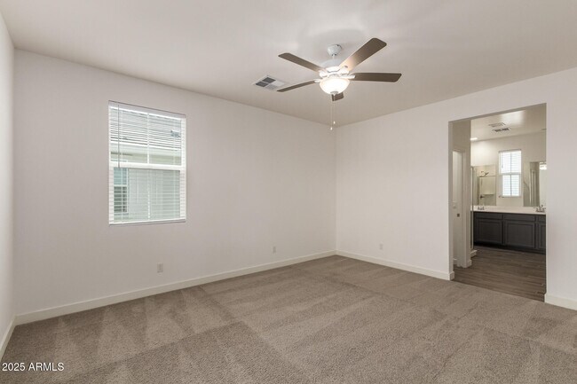 Building Photo - 5524 S Dillon Cir