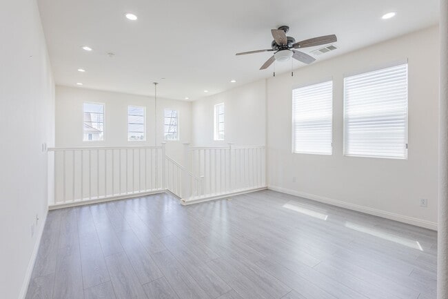 Building Photo - 16220 Retreat Ct