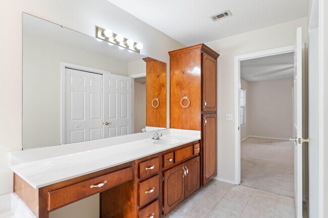 Building Photo - 4591 Scarlet Dr