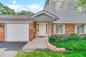 Building Photo - 1661 Commodore Ct