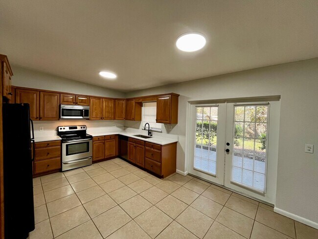 Building Photo - 3/2 in great Conway location