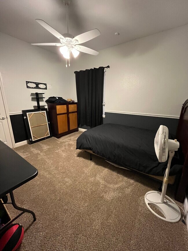 Building Photo - 1895 Orangewood Ct