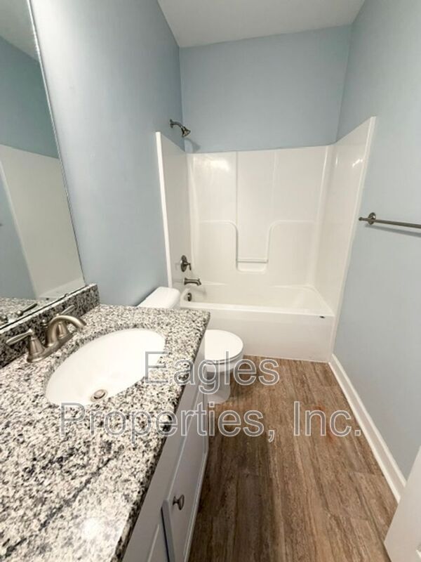 Building Photo - 328 N Landing Dr