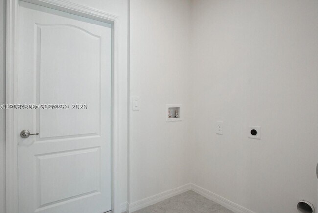Building Photo - 811 SE Seahouse Dr