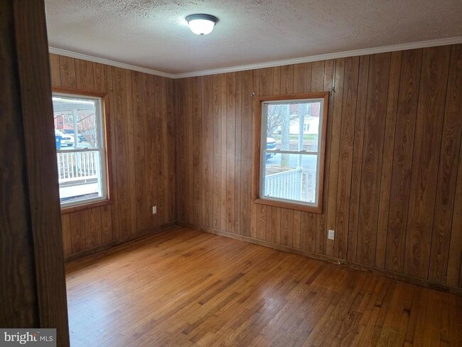 Building Photo - 239 Belleview Ave