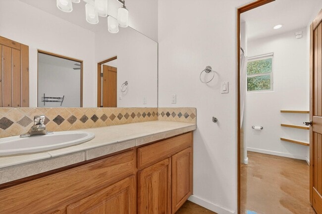 Building Photo - 2201 Rozinante Ct NW