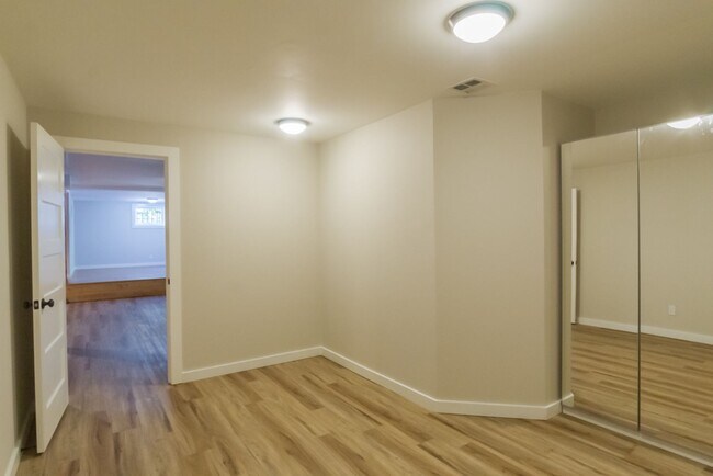 Building Photo - 6bd/3.75ba Seattle Home