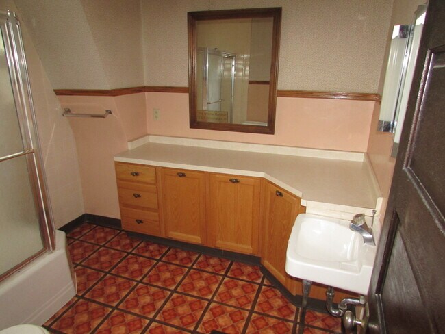 Building Photo - 123 S Brittingham Pl