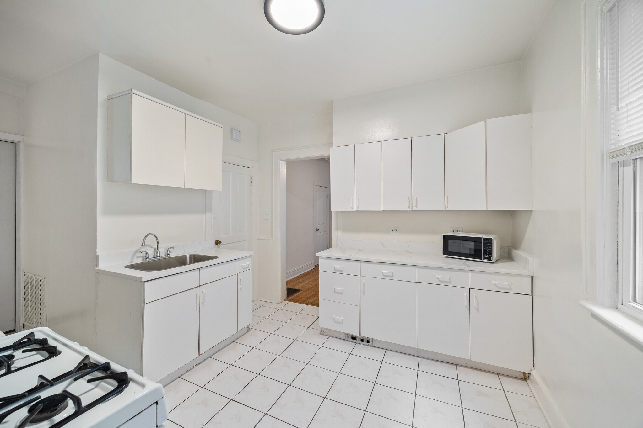 Building Photo - 1011 Garnett Pl