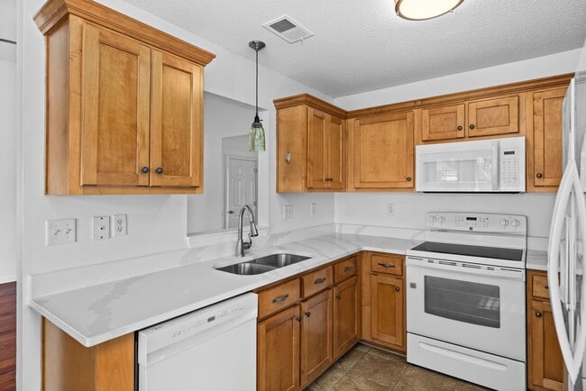 Building Photo - Updated 4bd 2 bath in Southaven