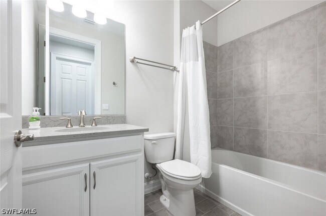 Building Photo - 1066 Enbrook Lp