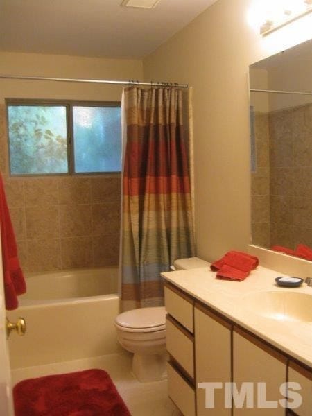 Building Photo - Room in Townhome on Sunpointe Dr